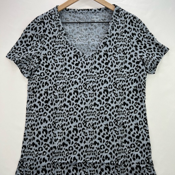 BANANA REPUBLIC MALIBU V NECK CHEETAH PRINT SHORT SLEEVE T SHIRT - Picture 2 of 5
